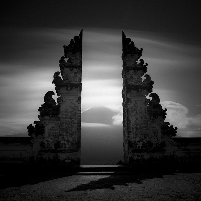 Gate
